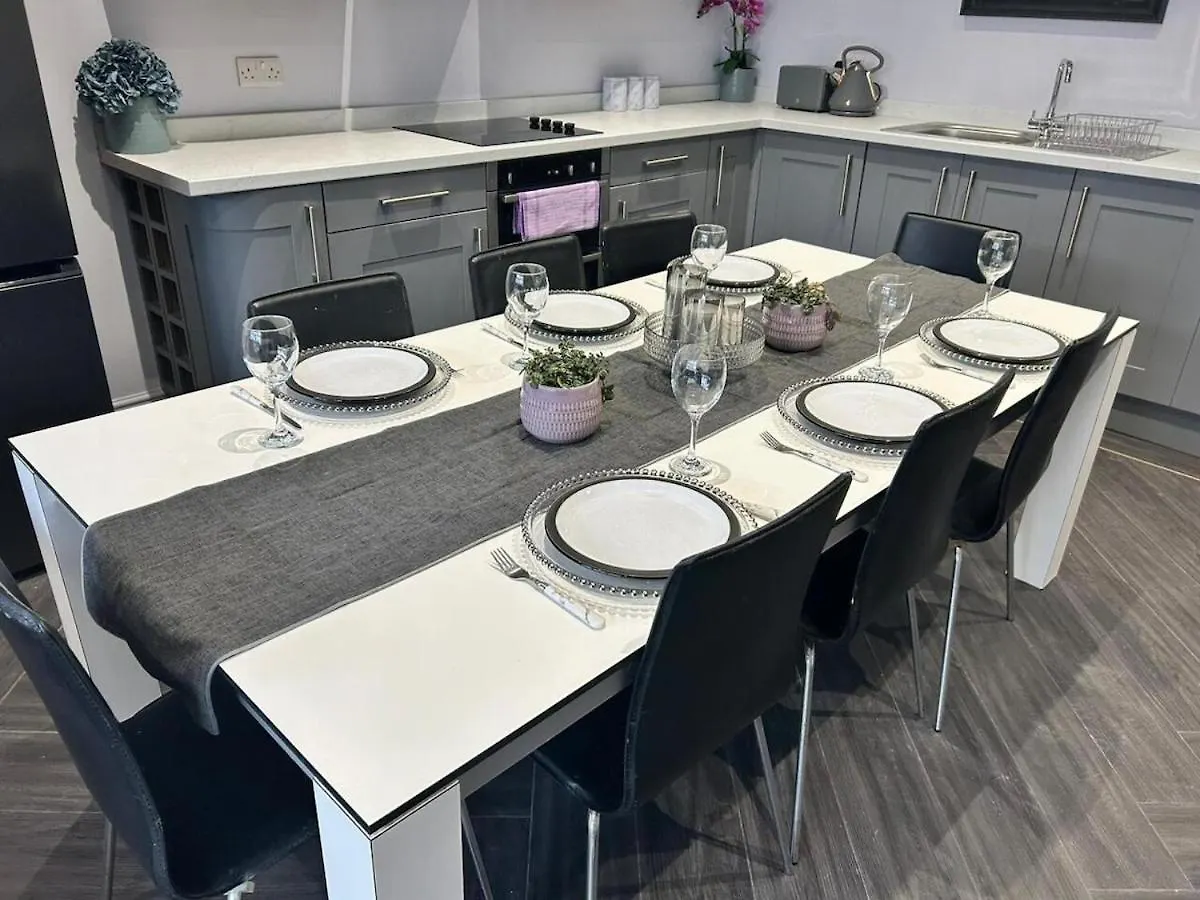 Full Private House Sleeping 26 Villa Blackpool